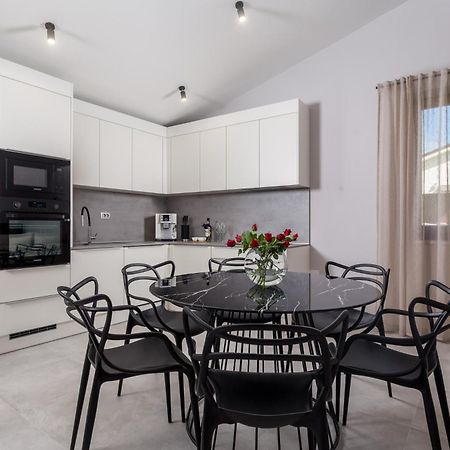 Apartmani Dogas Crikvenica Rum bild