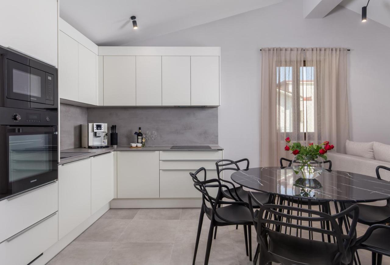 Apartmani Dogas Crikvenica Rum bild